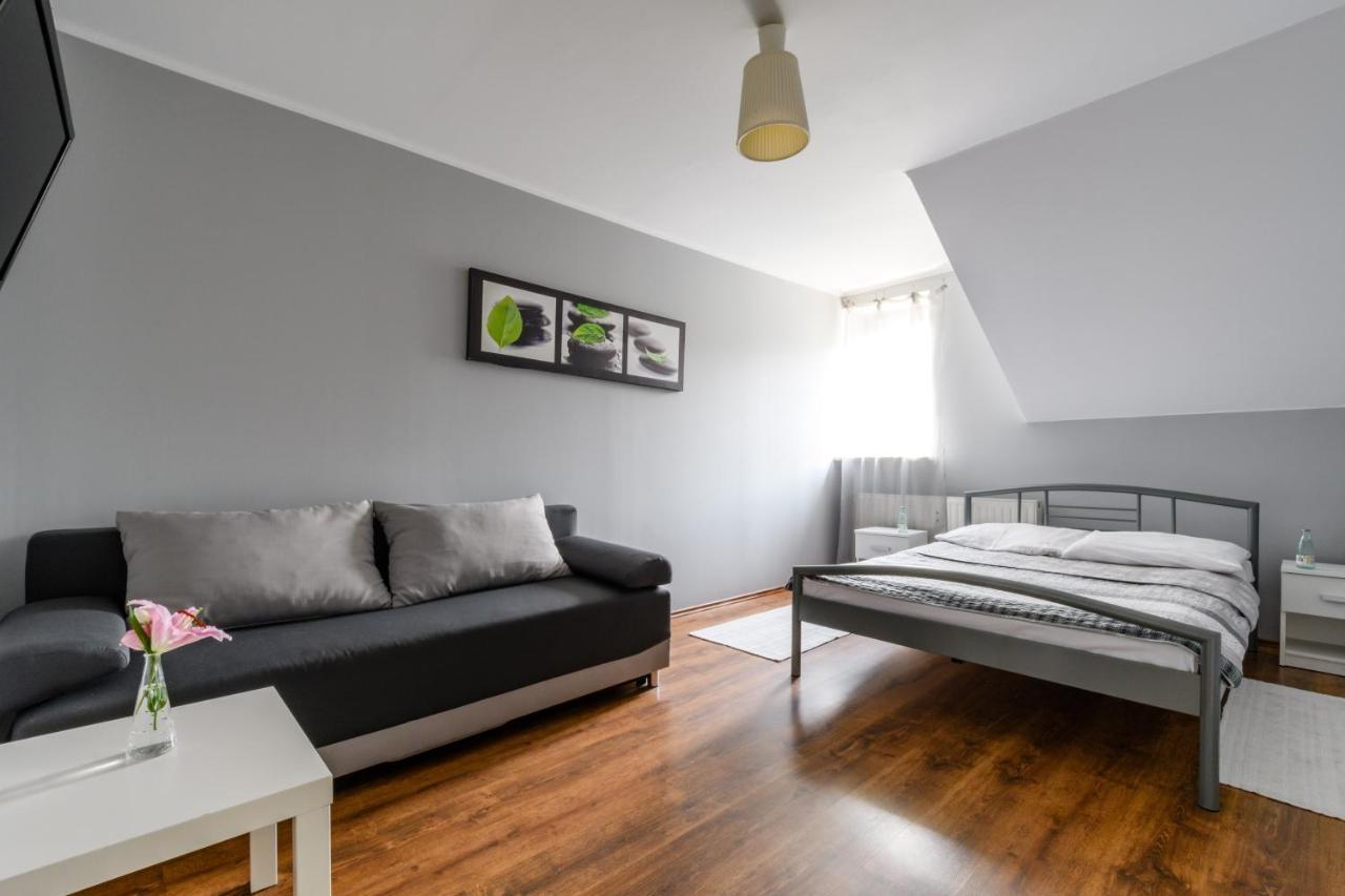 Hostel Krokodyl-Stara Praga ワルシャワ エクステリア 写真