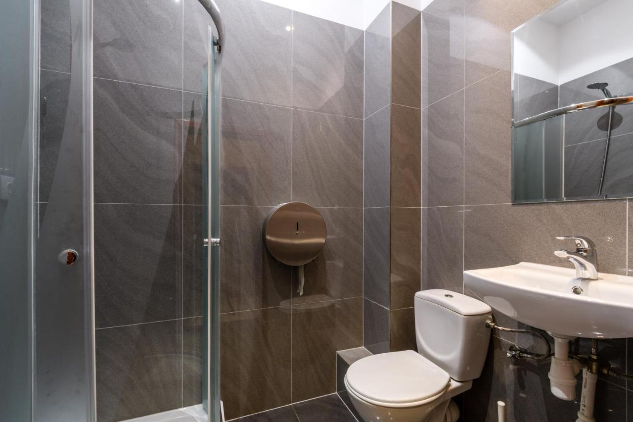 Hostel Krokodyl-Stara Praga ワルシャワ エクステリア 写真